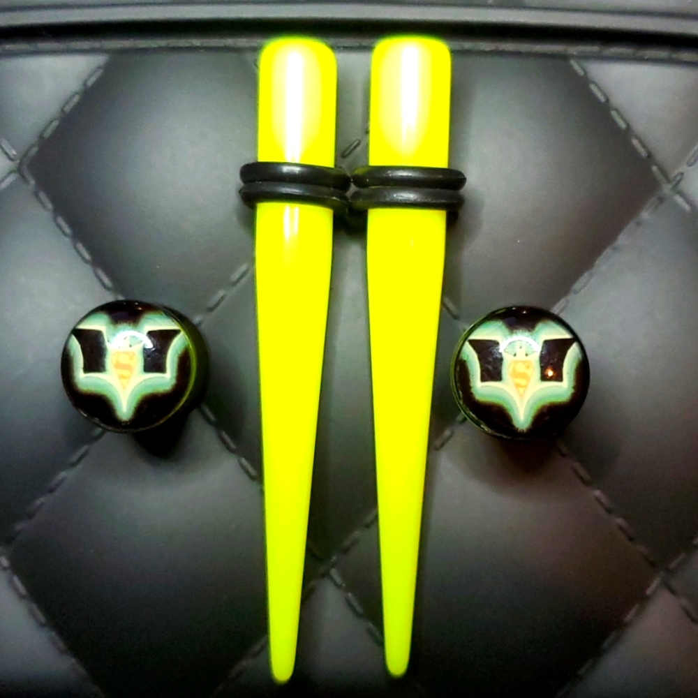 yellow and black Gauges, Tapers 2 pair ear plugs body piercing jewelry 2 gauge